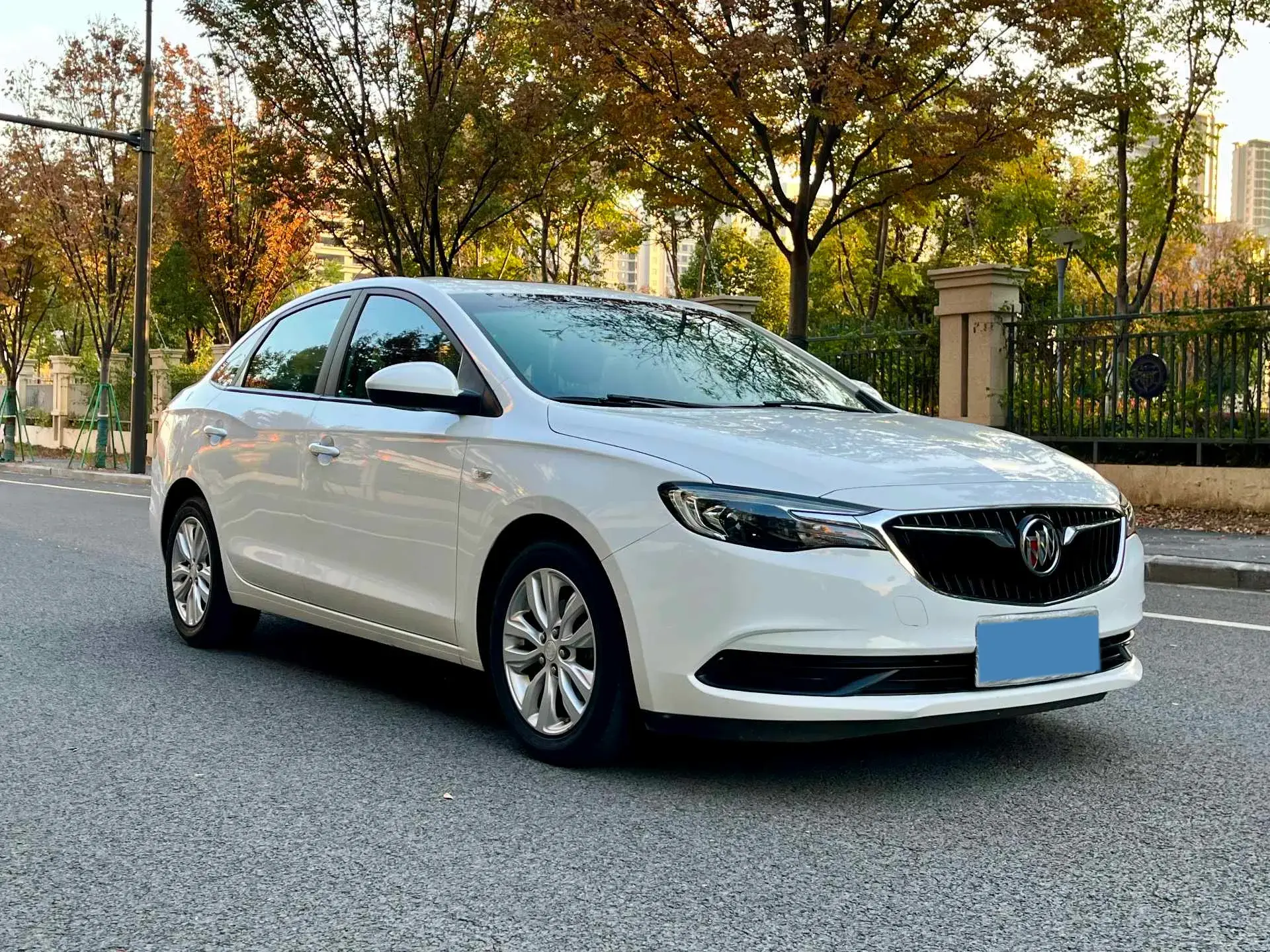 2021 BUICK EXCELLE thumbnail 3