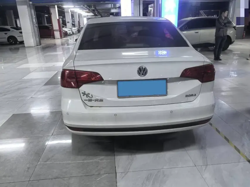 2018 VOLKSWAGEN BORA thumbnail 3