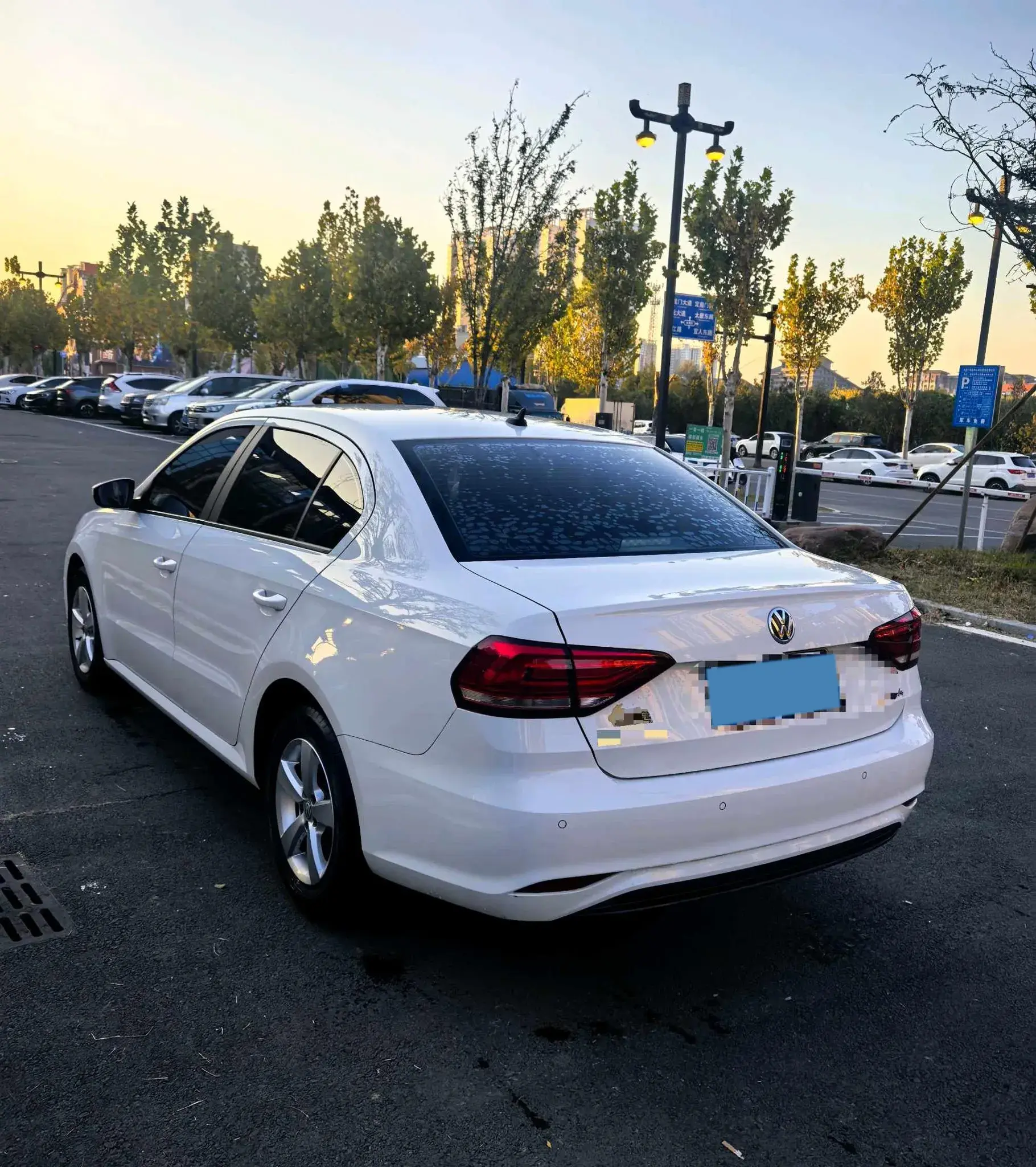 2019 VOLKSWAGEN LAVIDA thumbnail 4