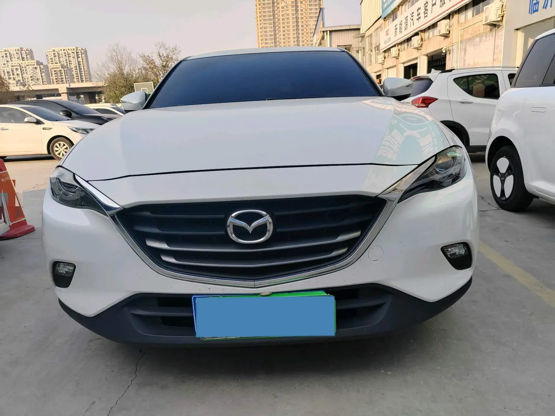 2018 MAZDA CX-4 thumbnail 2