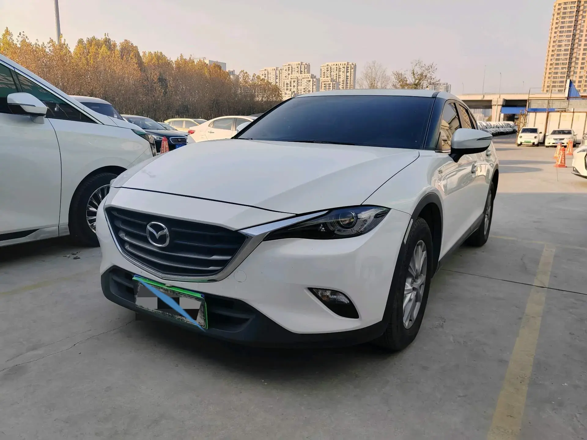 2018 MAZDA CX-4 view 1