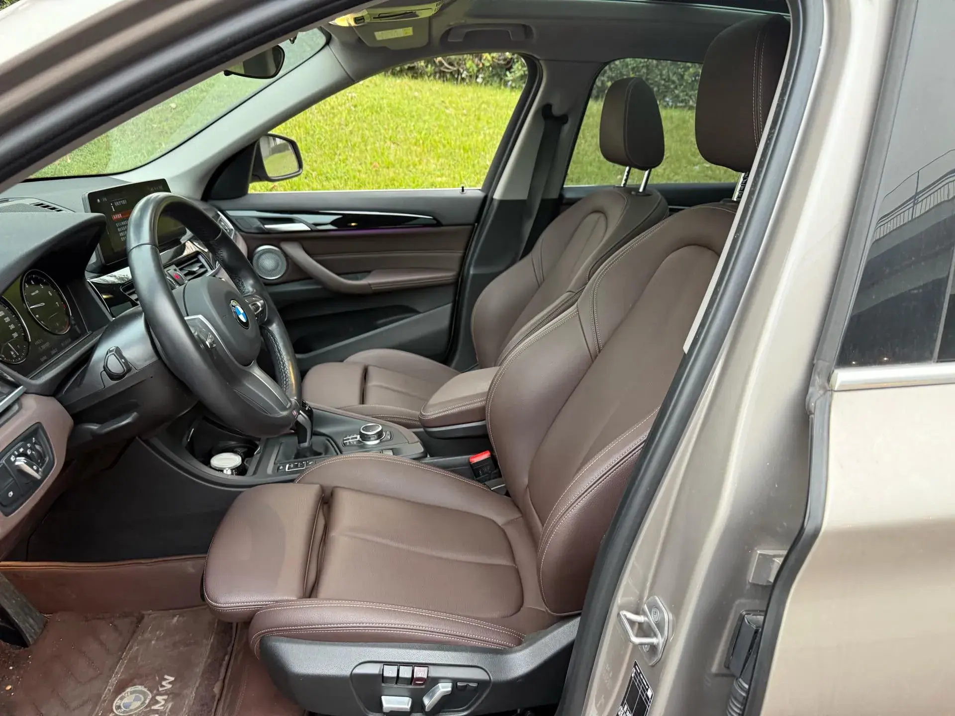 2022 BMW X1 thumbnail 4