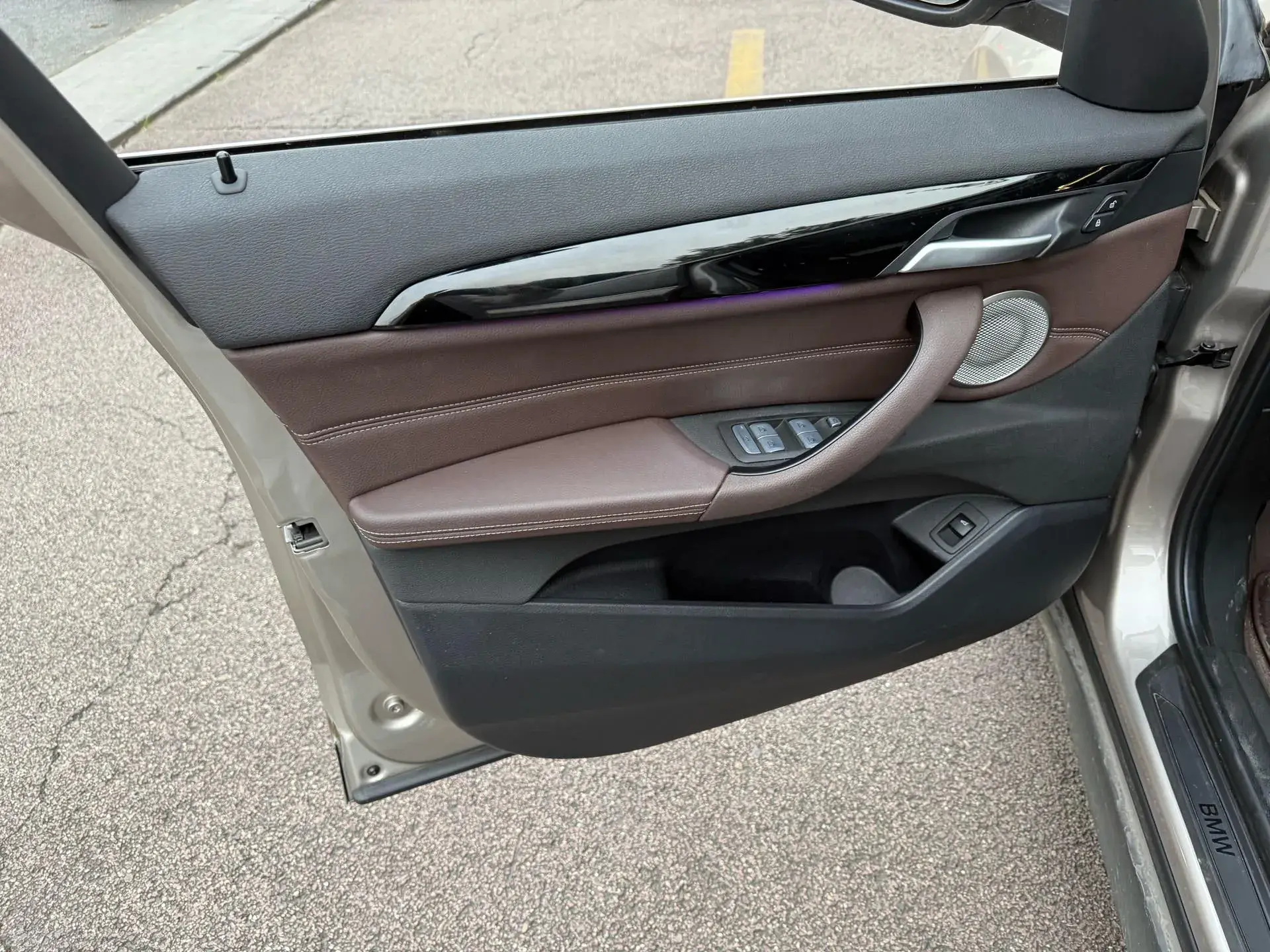 2022 BMW X1 thumbnail 2