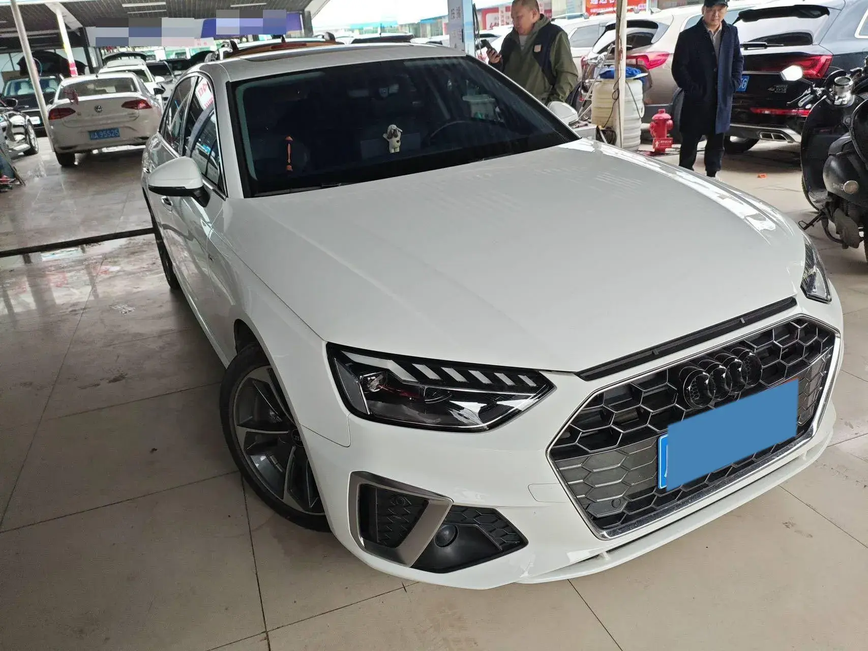 2022 AUDI A4L thumbnail 2