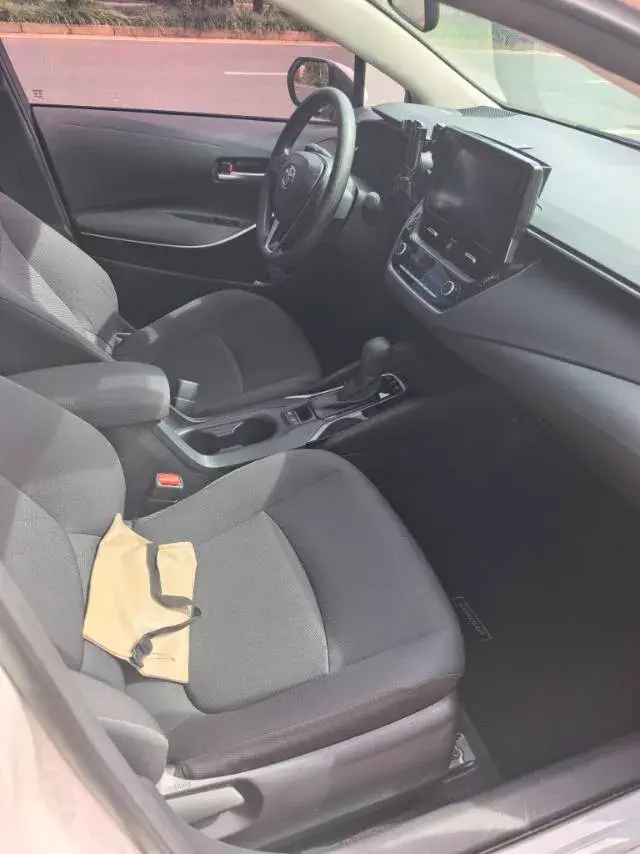 2021 TOYOTA COROLLA thumbnail 4