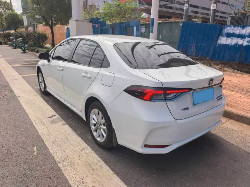 2021 TOYOTA COROLLA thumbnail 3