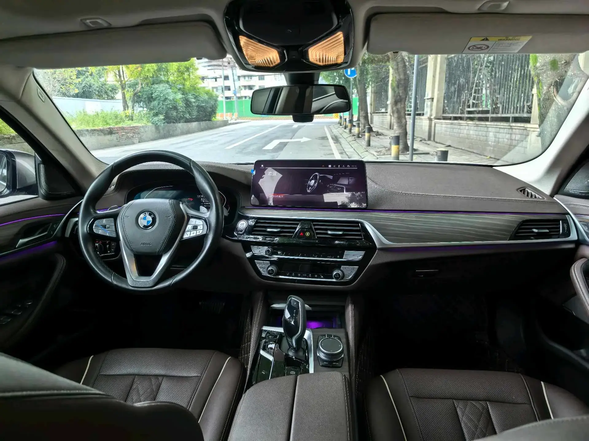 2022 BMW 5 thumbnail 3