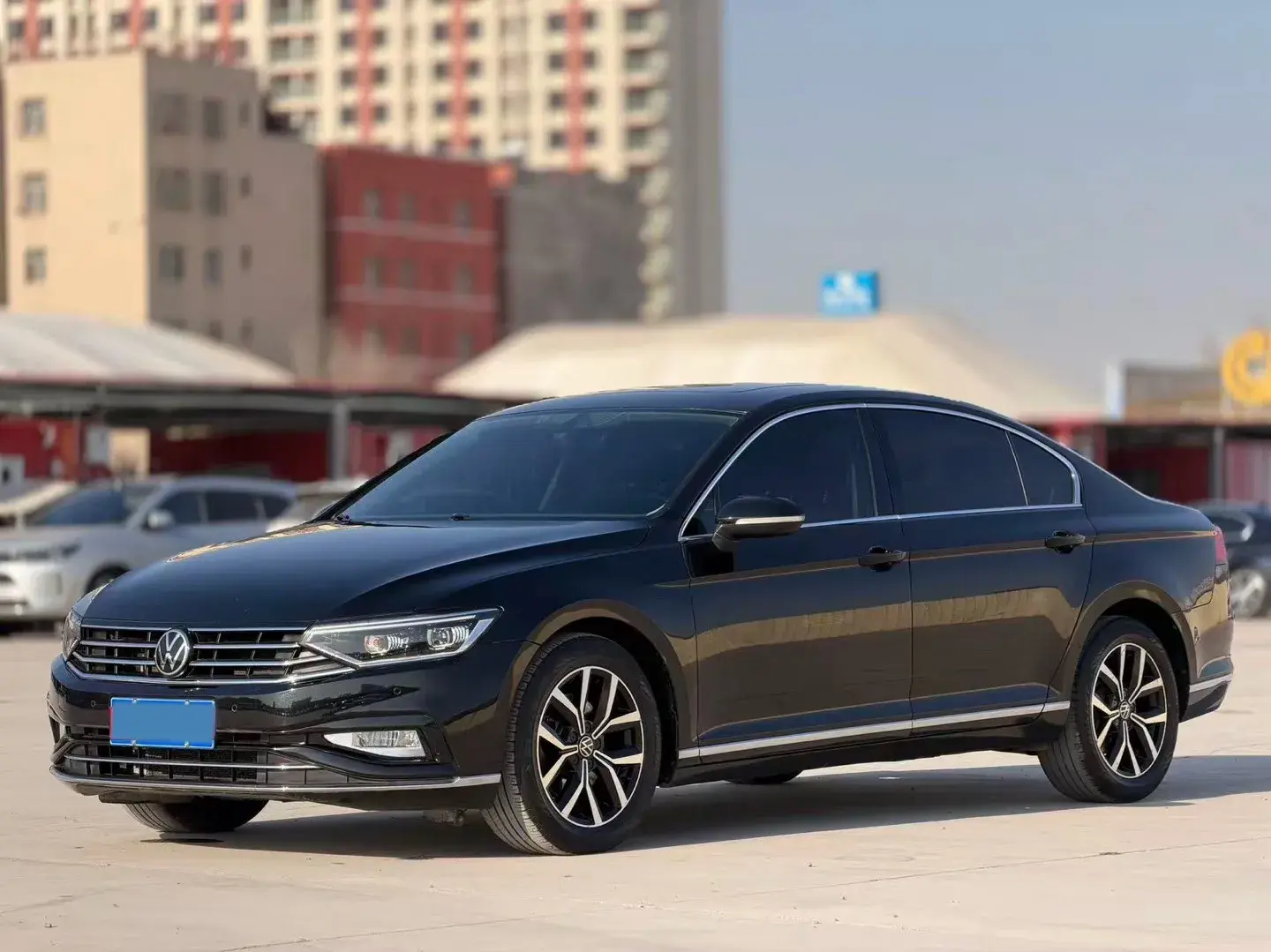 2020 VOLKSWAGEN MAGOTAN view 1