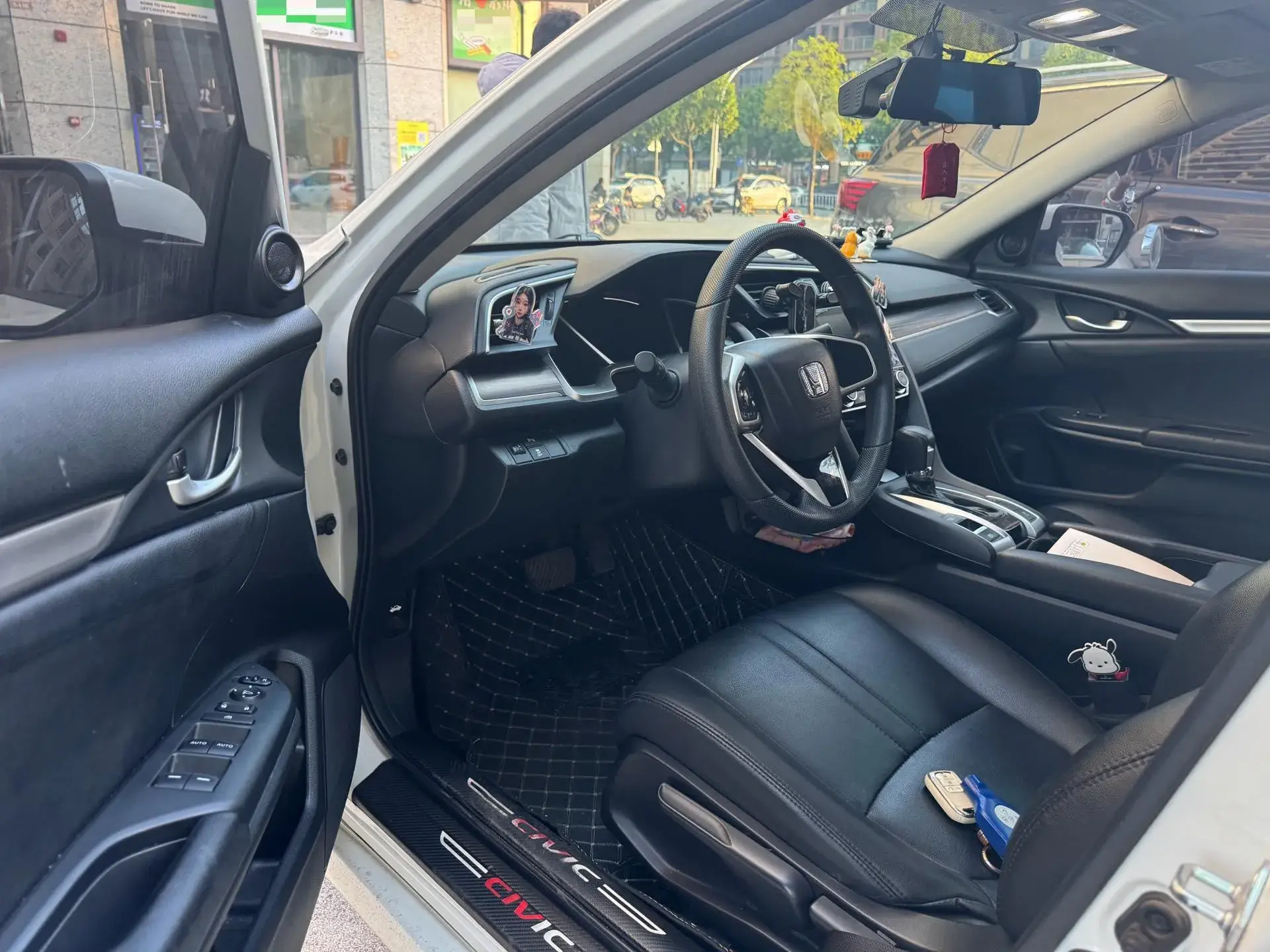 2019 HONDA CIVIC thumbnail 4