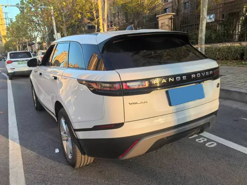 2020 LAND ROVER thumbnail 3