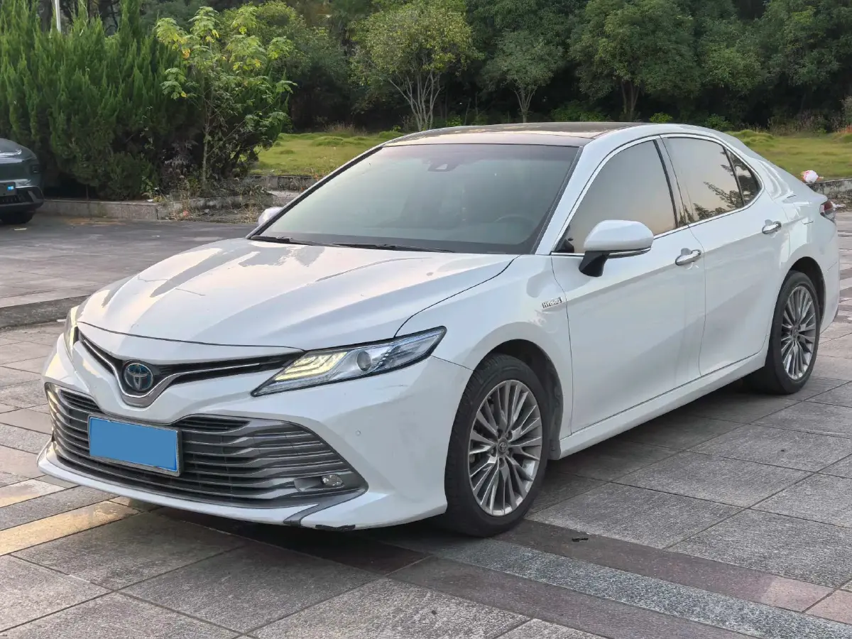 2021 Toyota Camry 2.5L 178HP L4 E-CVT Hybrid
