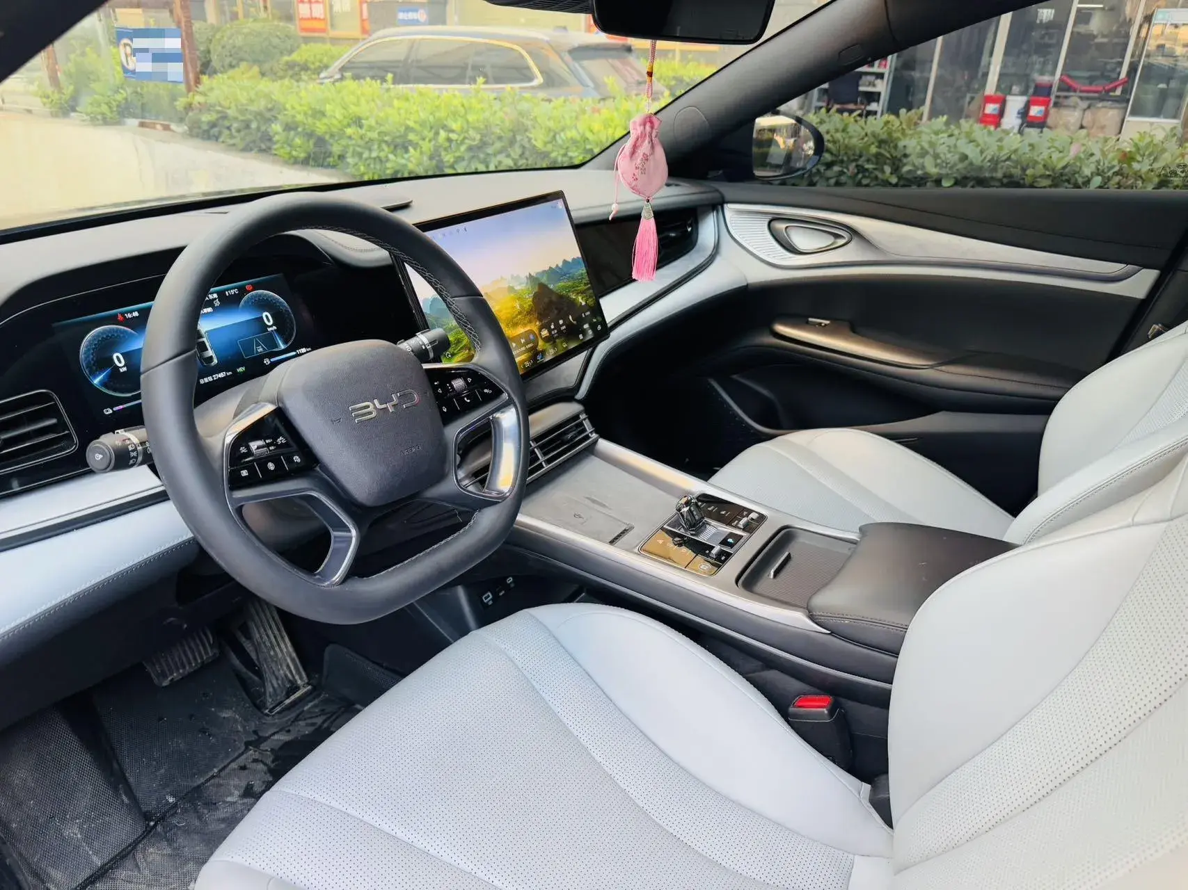 2024 BYD SEAL thumbnail 4