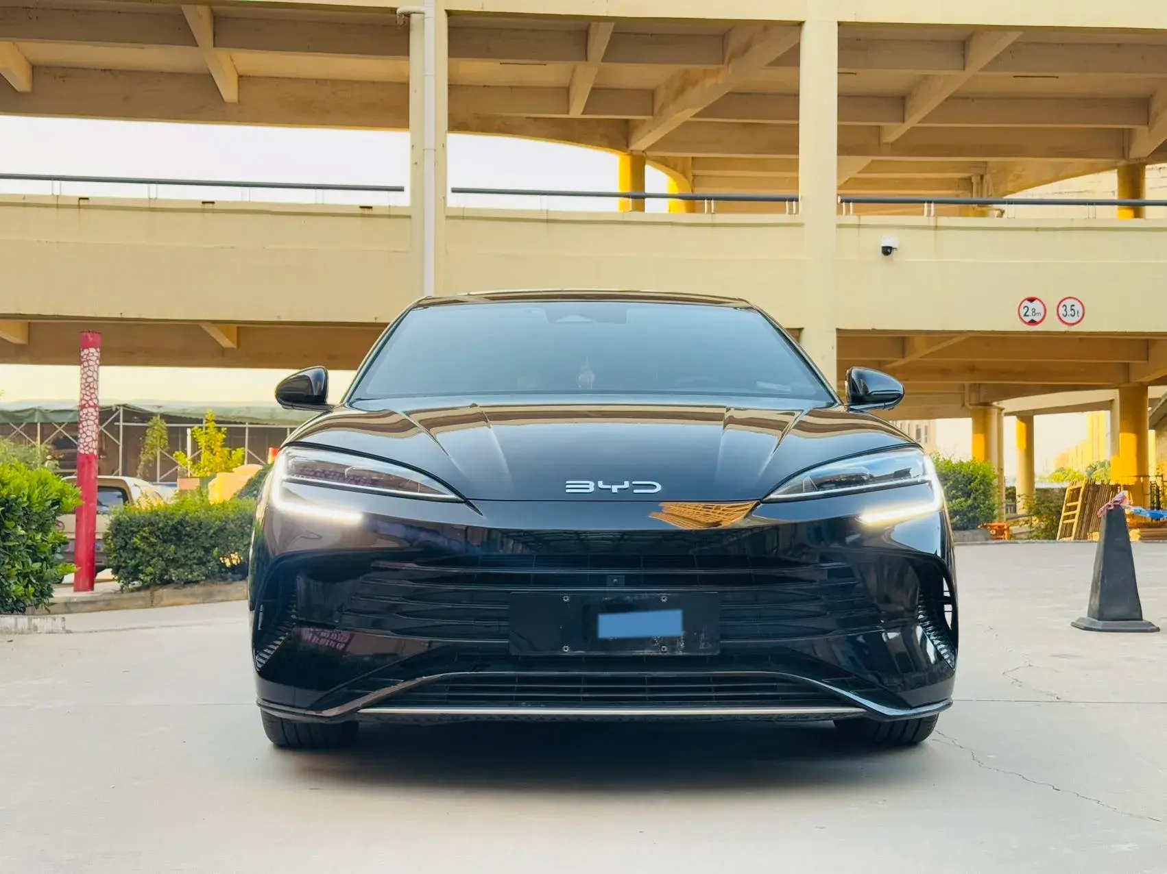 2024 BYD SEAL thumbnail 2