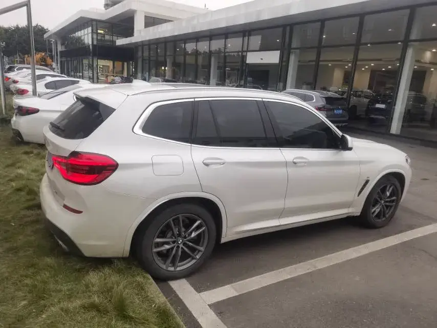 2021 BMW X3 thumbnail 3