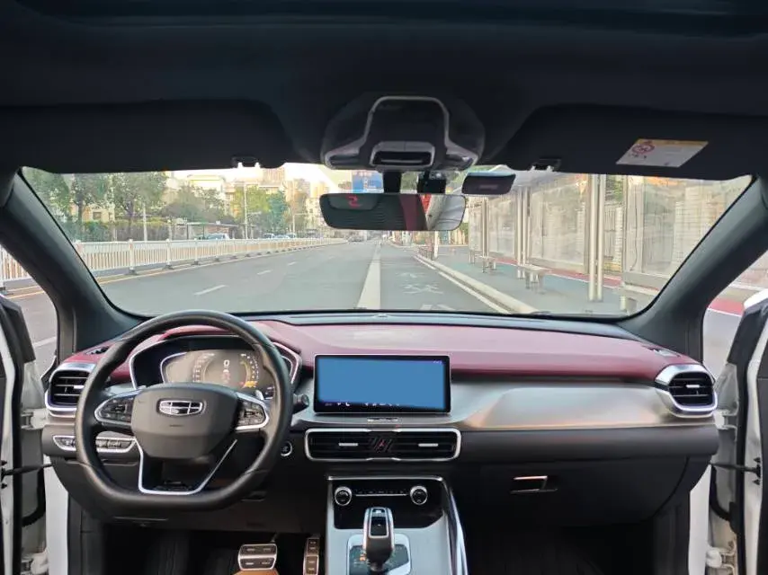 2019 GEELY COOLRAY thumbnail 4