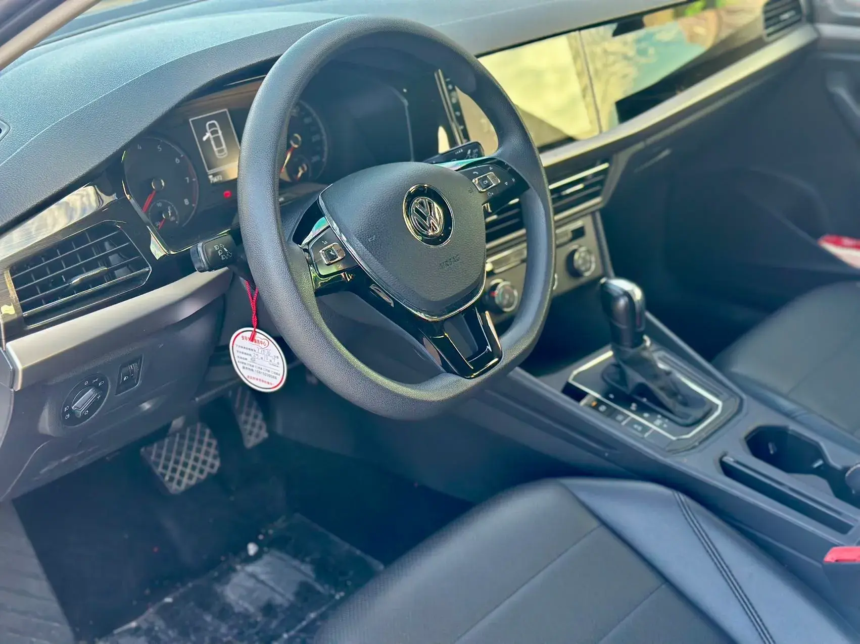 2019 VOLKSWAGEN LAVIDA thumbnail 2