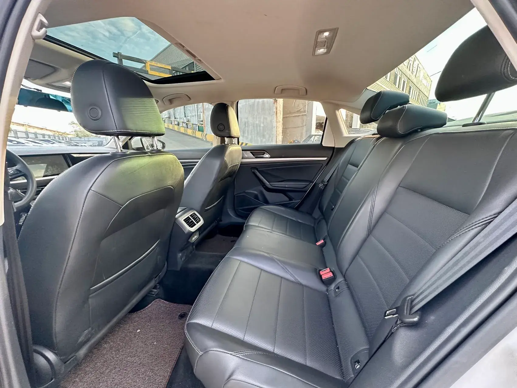 2019 VOLKSWAGEN LAVIDA thumbnail 4