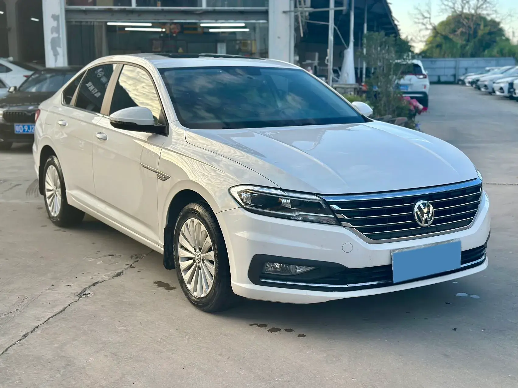 2019 VOLKSWAGEN LAVIDA thumbnail 3