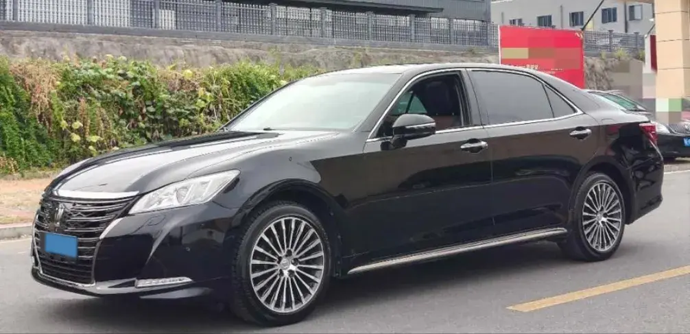 2018 Toyota Crown 2.0T 235HP L4 8AT