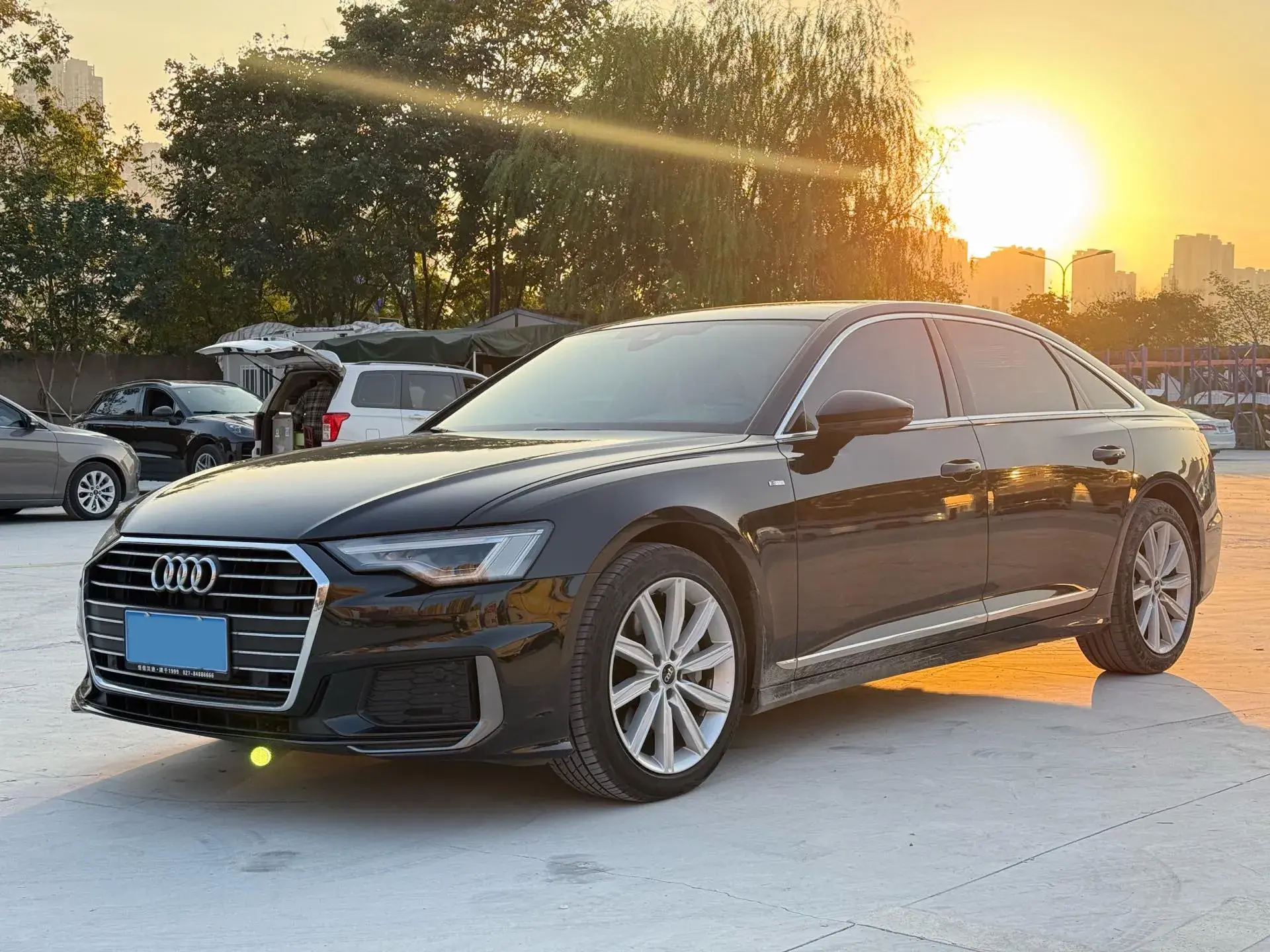 2022 AUDI A6L view 1