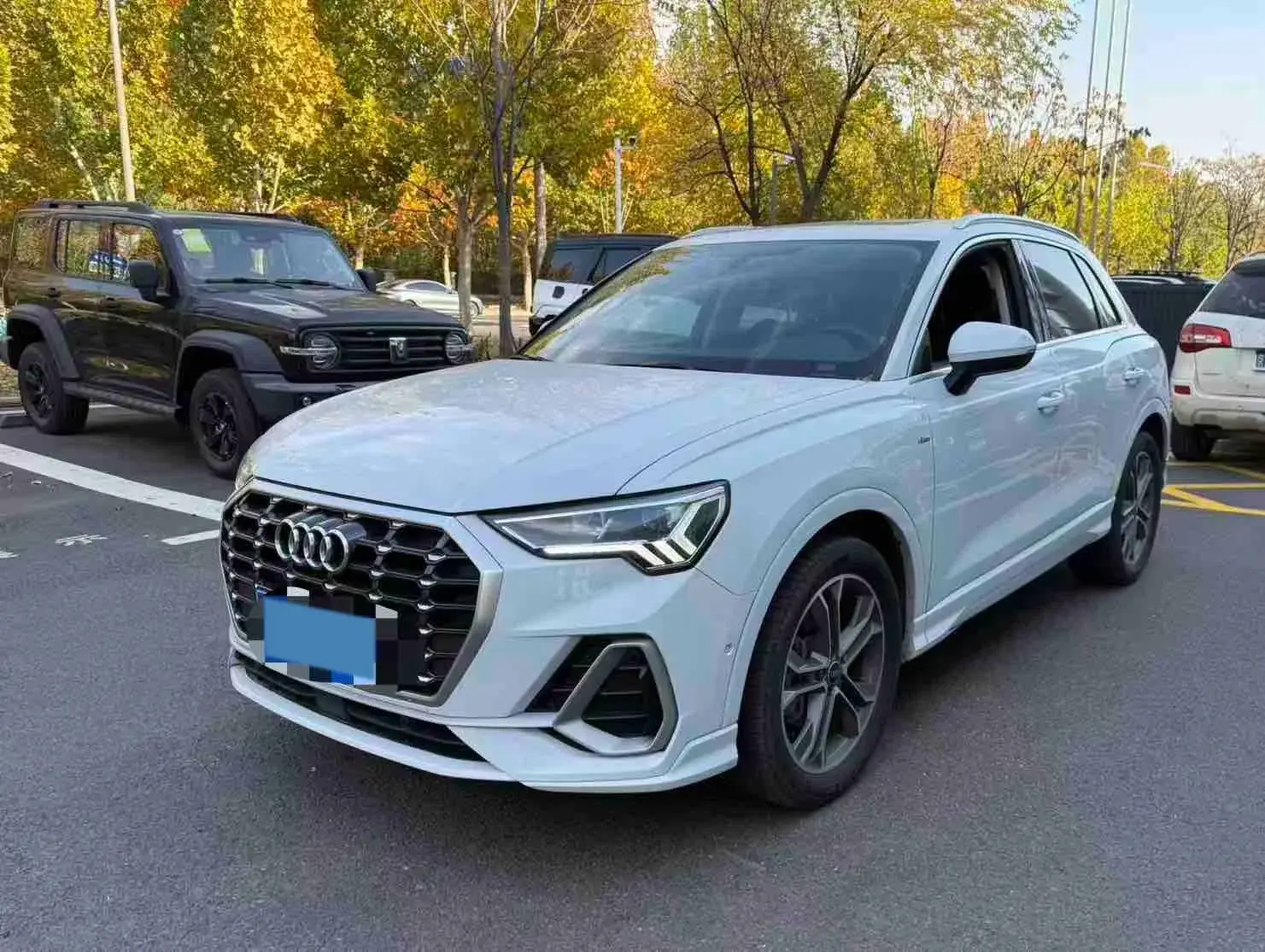 2023 AUDI Q3 view 1