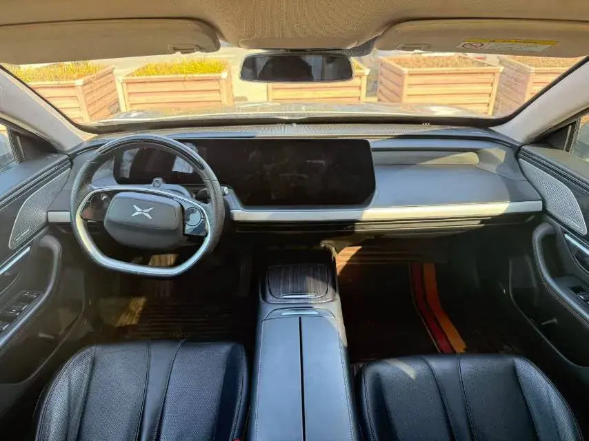 2021 XPENG P7 thumbnail 4