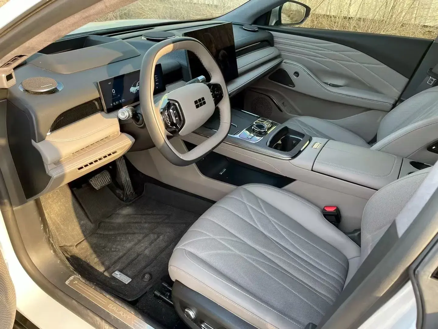 2025 GEELY GALAXY thumbnail 4