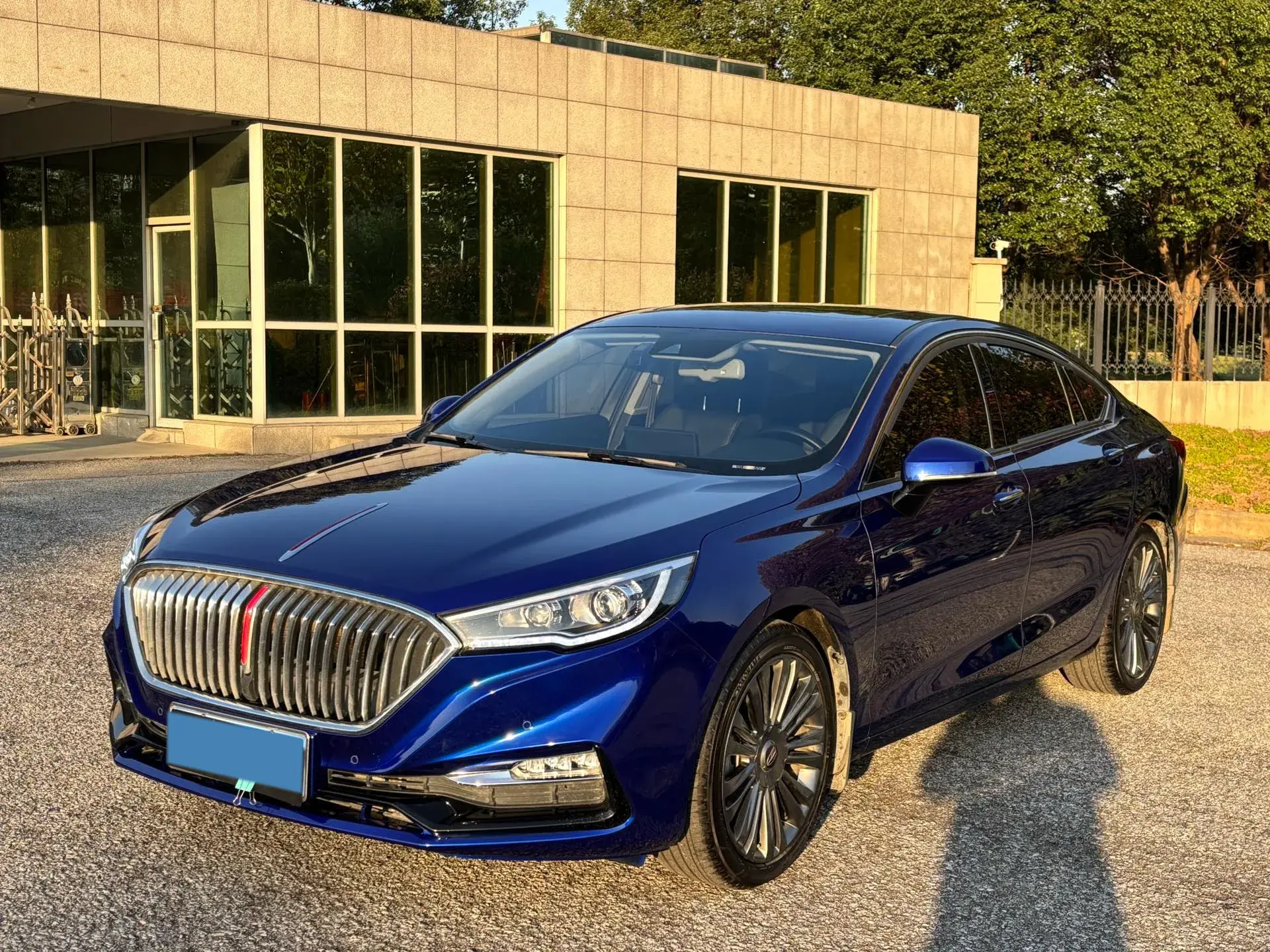 2020 HONGQI H5 view 1
