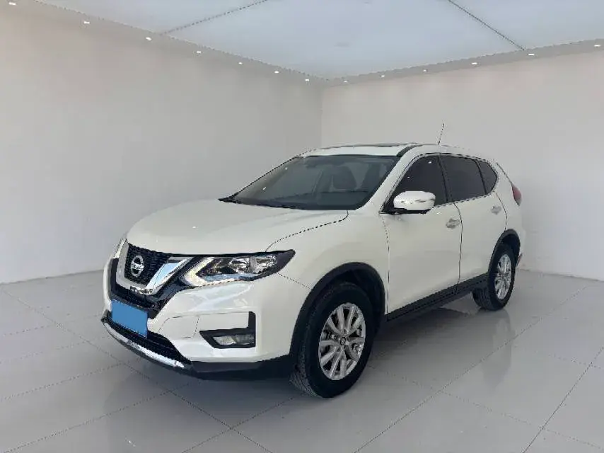 2021 NISSAN X-TRAIL view 1