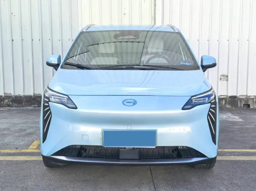 2023 AION Y thumbnail 2