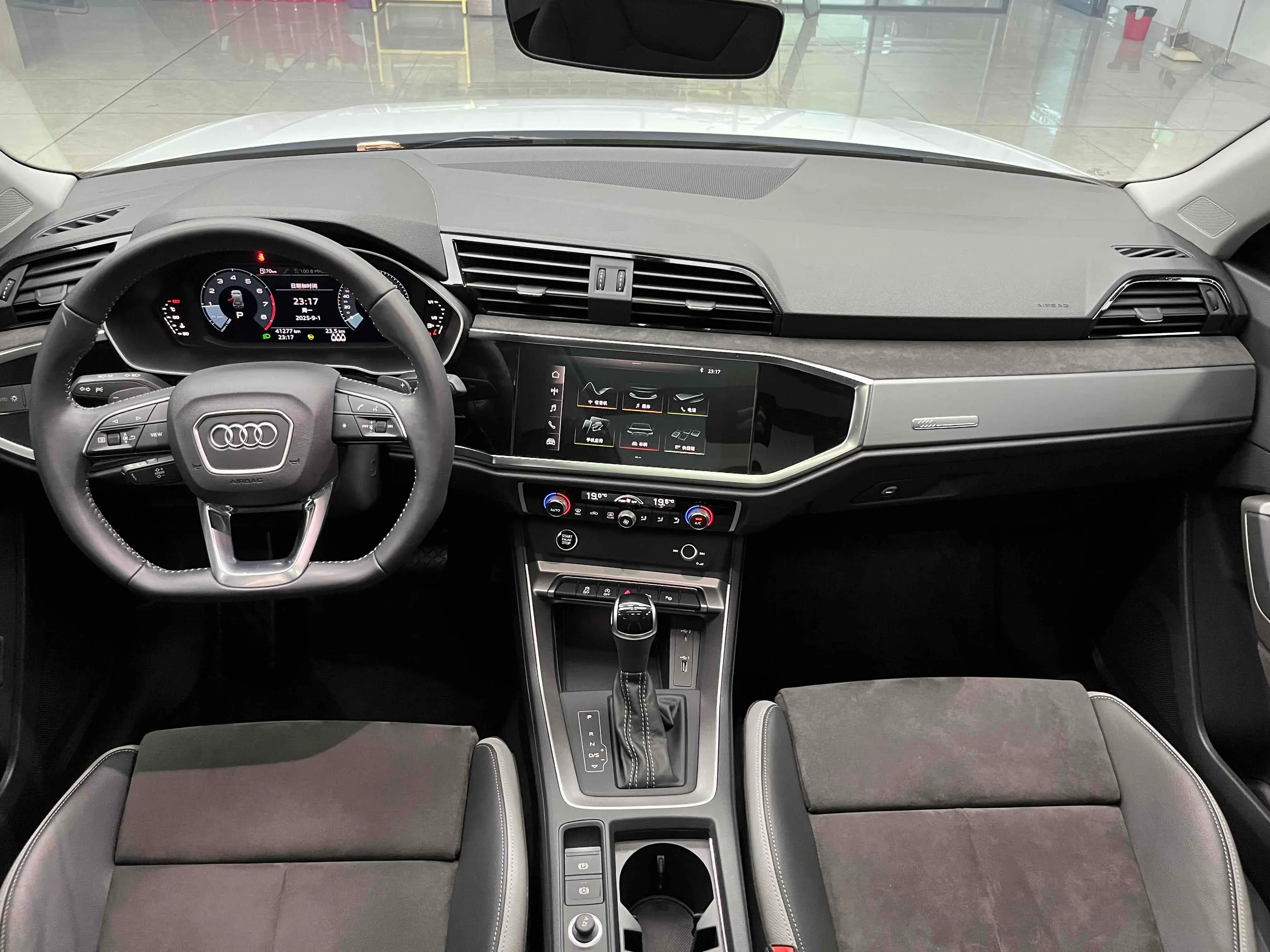 2021 AUDI Q3 thumbnail 4