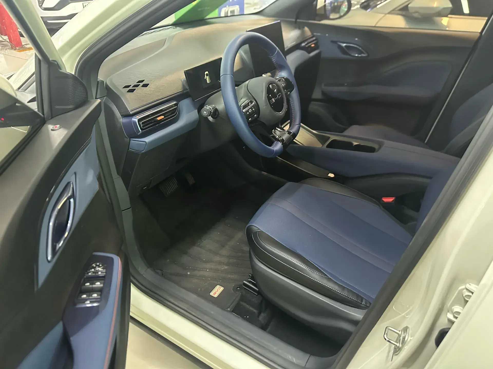 2023 BYD SEAGULL thumbnail 3