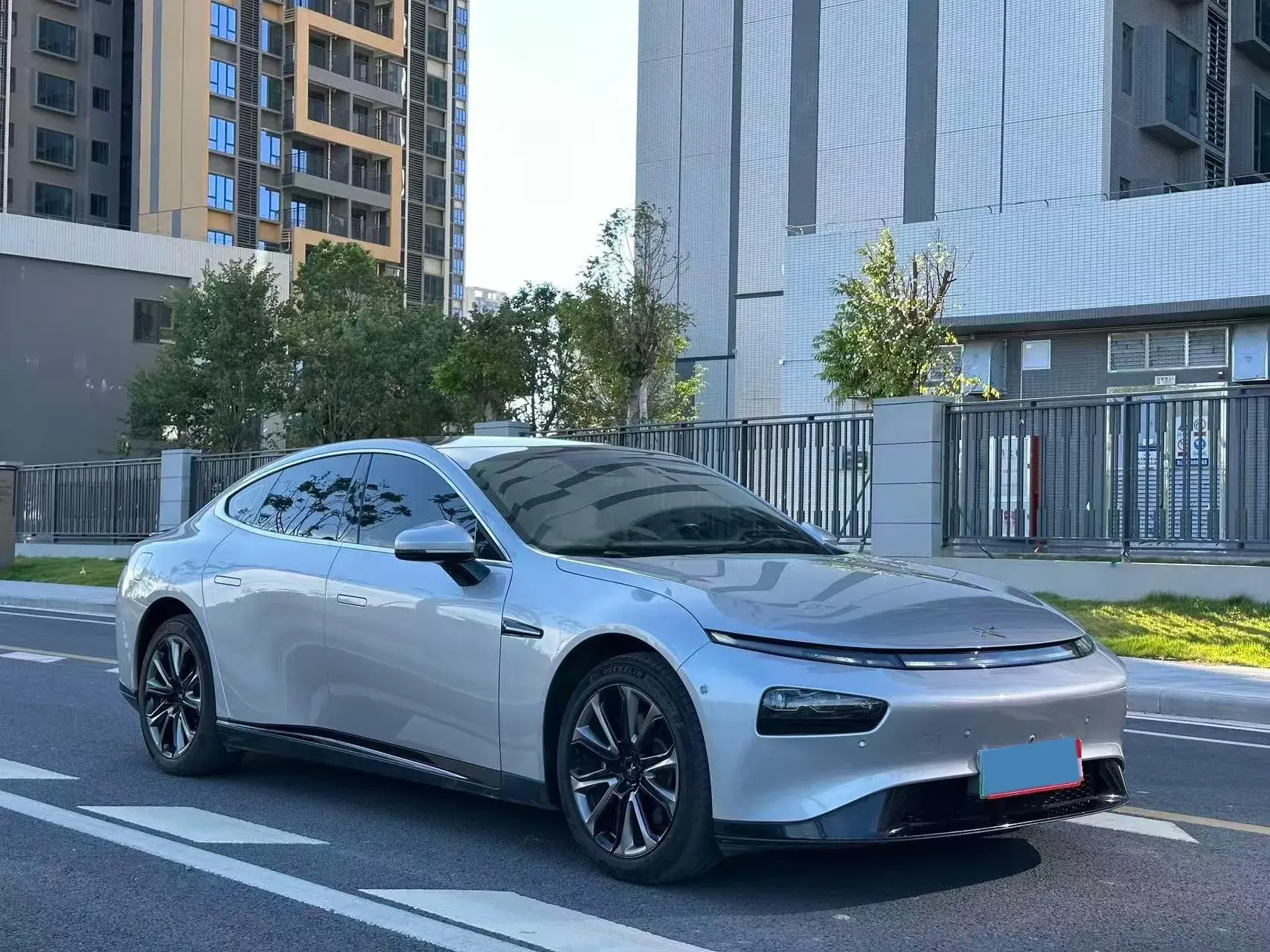 2022 XPENG P7 thumbnail 3