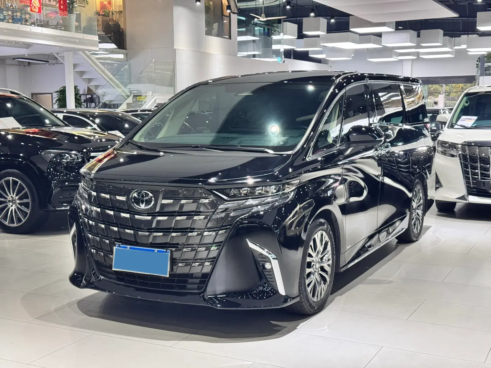 2025 TOYOTA ALPHARD view 1