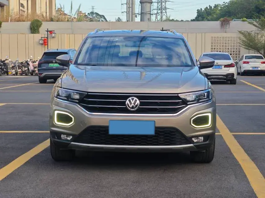 2019 VOLKSWAGEN T-ROC thumbnail 2