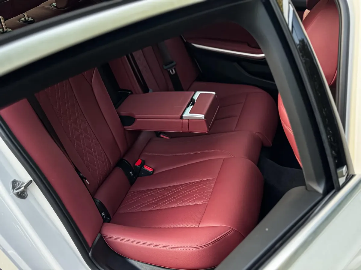 2023 BMW 3 Series 2.0T 184HP L4 8AT,autocango,china used car exporter,china ev exporter,chinese used car exporter,chinese used ev exporter