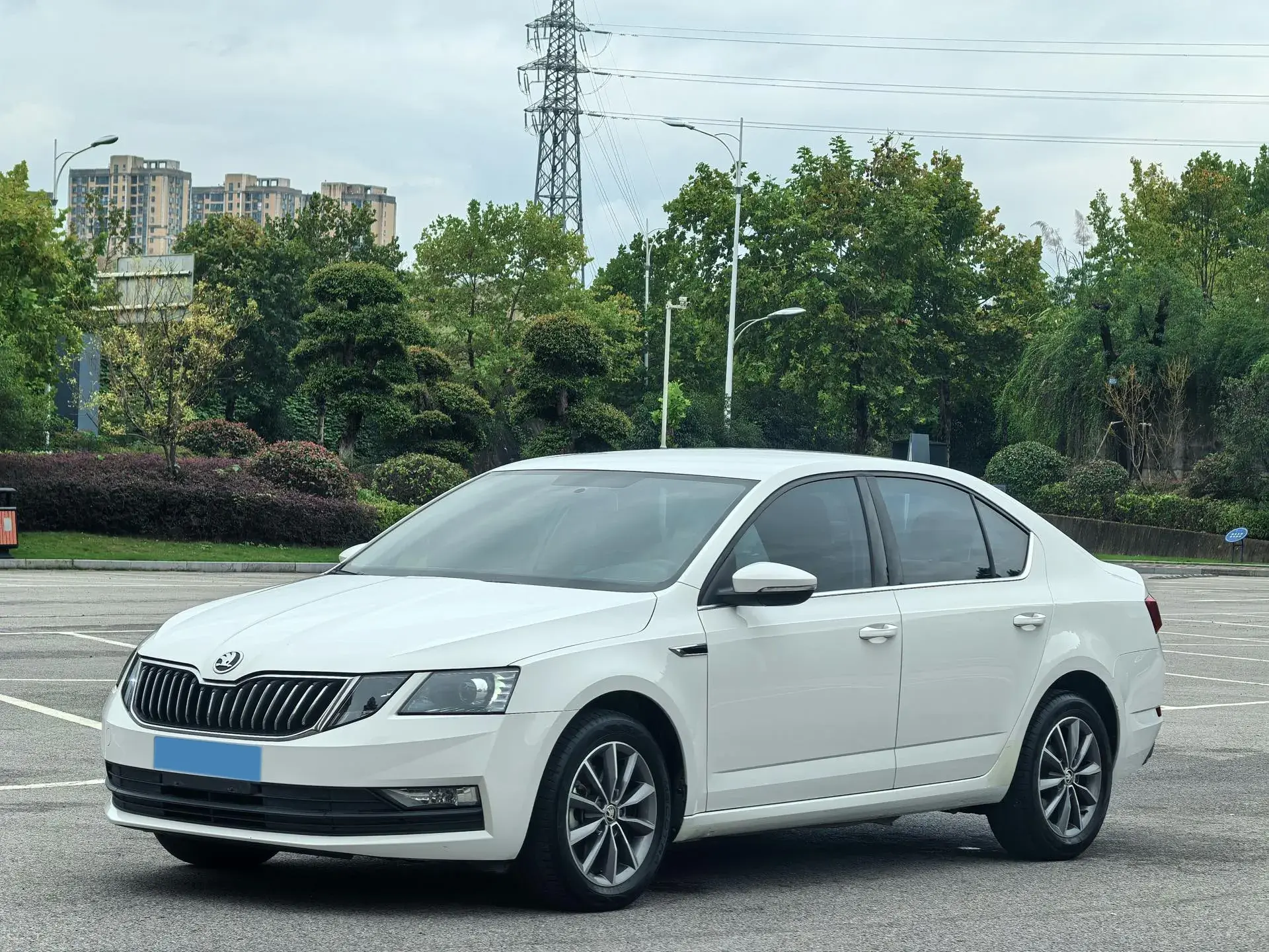 2021 SKODA OCTAVIA view 1