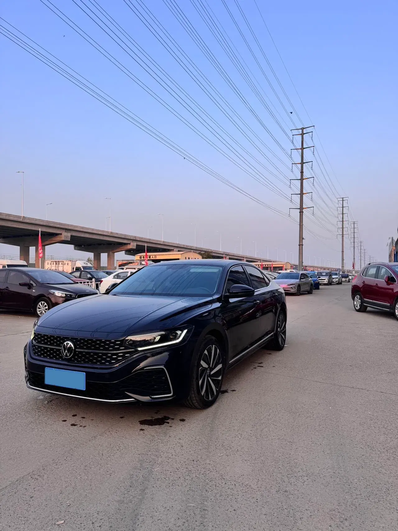 2022 VOLKSWAGEN PASSAT view 1