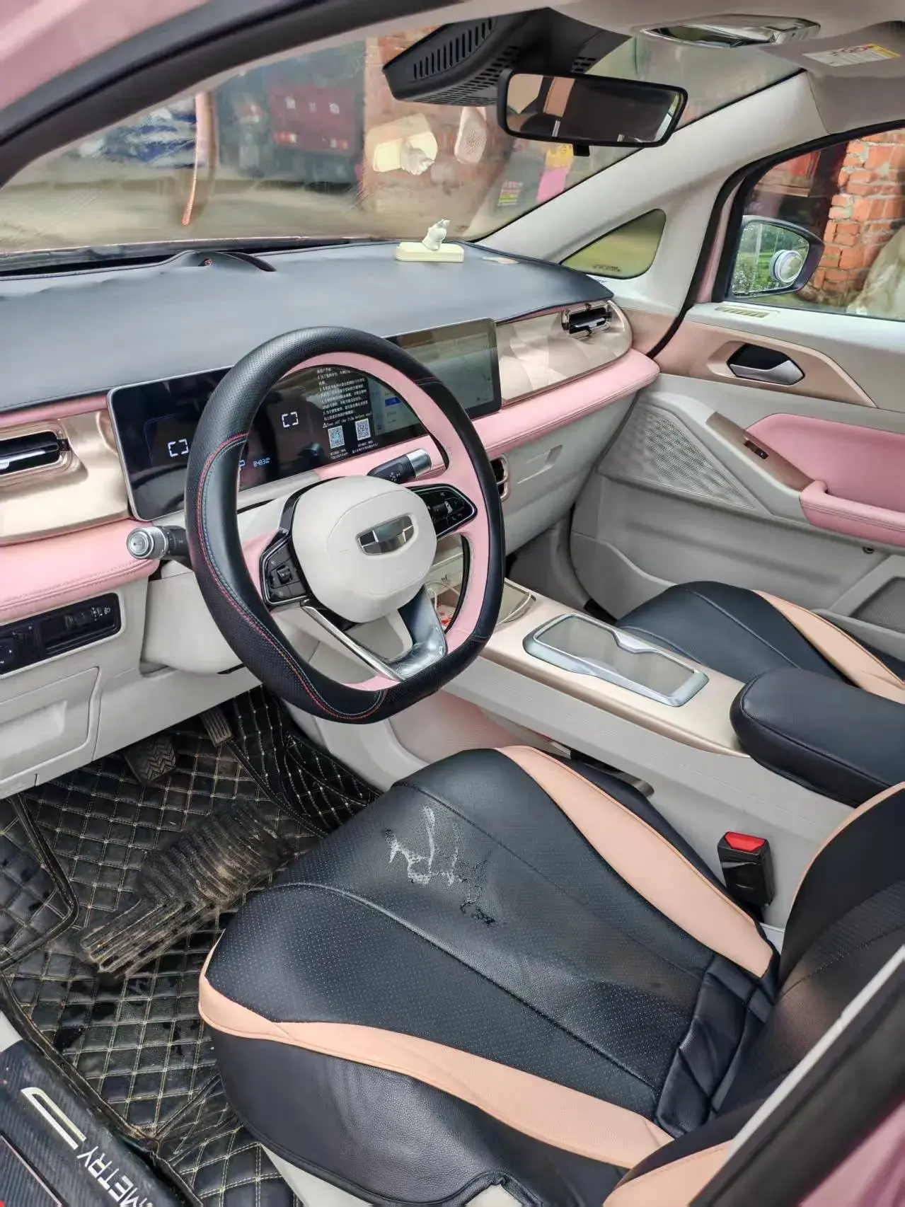 2023 GEOMETRY E thumbnail 3