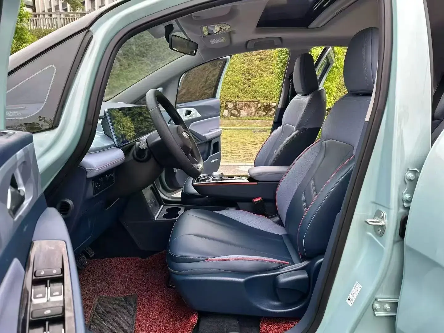 2023 GEOMETRY E thumbnail 4