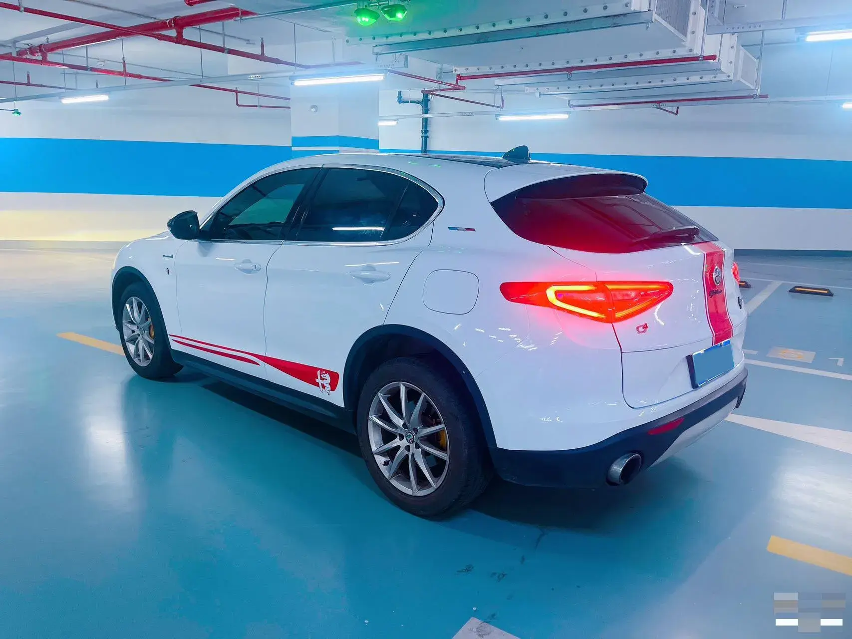 2017 ALFA ROMEO thumbnail 3