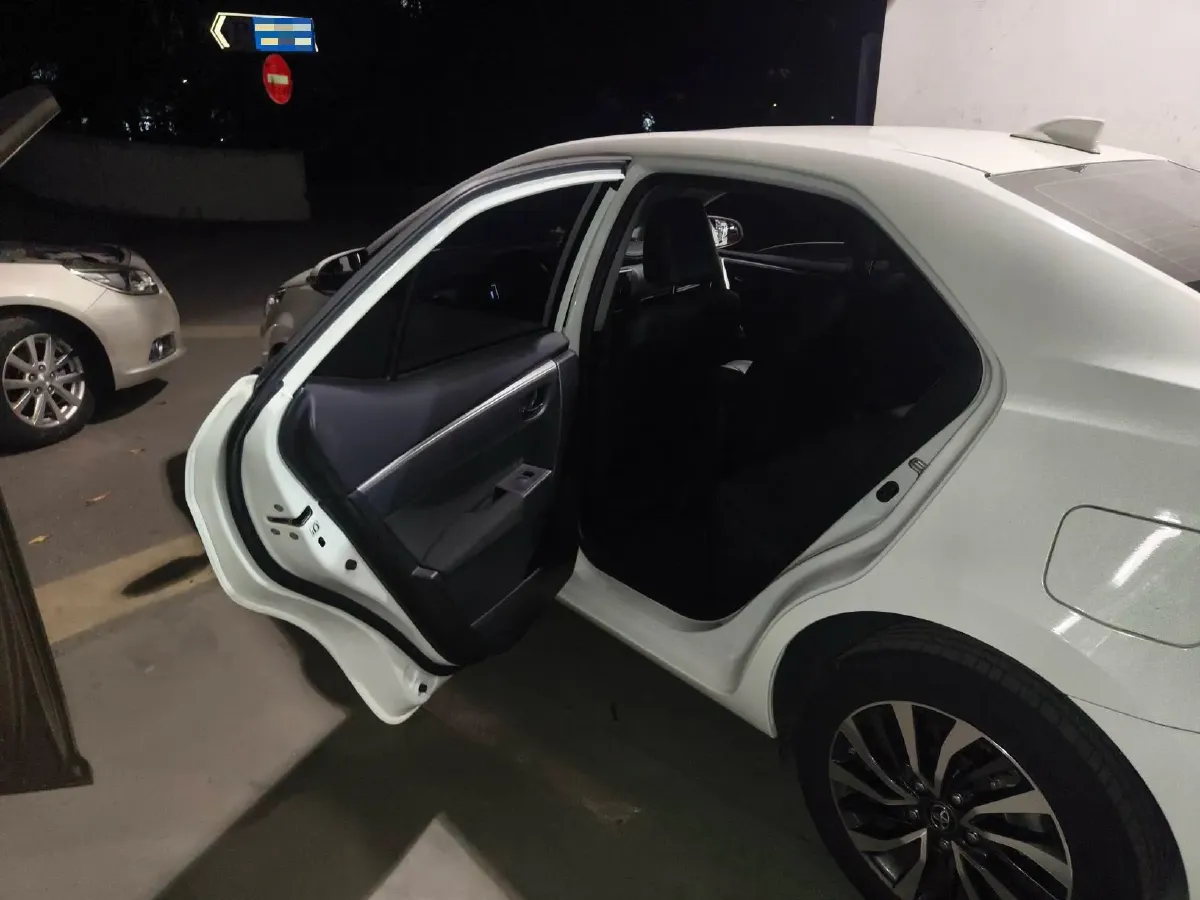 2020 Toyota Corolla Hybird E+ 1.8L 99HP L4 E-CVT PHEV 10.5KWH,autocango,china used car exporter,china ev exporter,chinese used car exporter,chinese used ev exporter