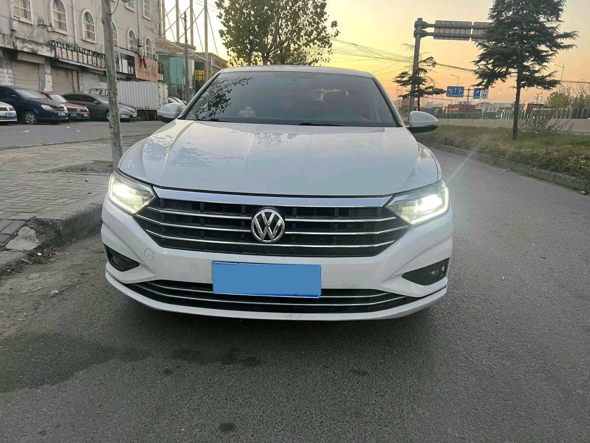 2020 VOLKSWAGEN SAGITAR thumbnail 2