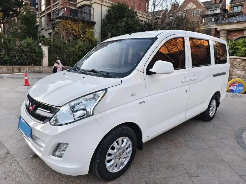2018 WuLing RongGuang V 1.5L 112HP L4 5MT