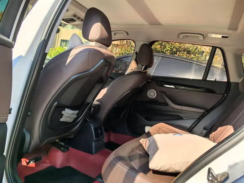 2022 BMW X1 thumbnail 3