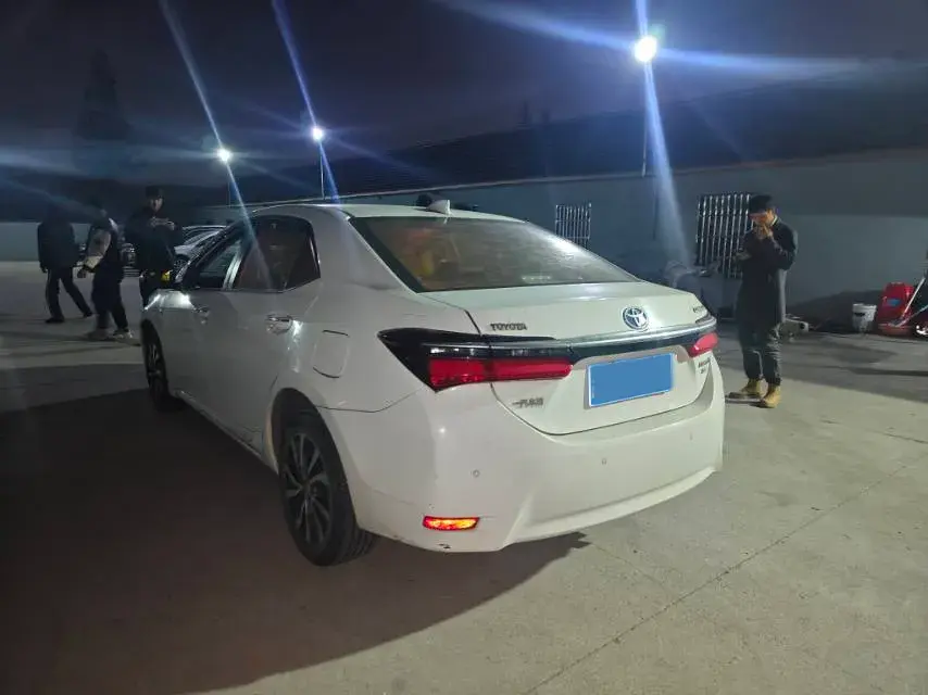 2018 TOYOTA COROLLA thumbnail 4