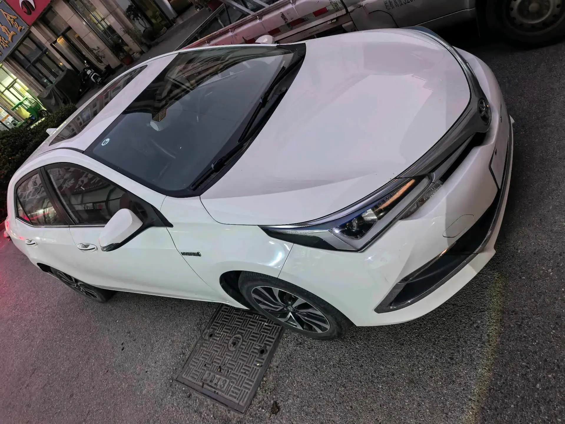 2017 TOYOTA COROLLA thumbnail 2