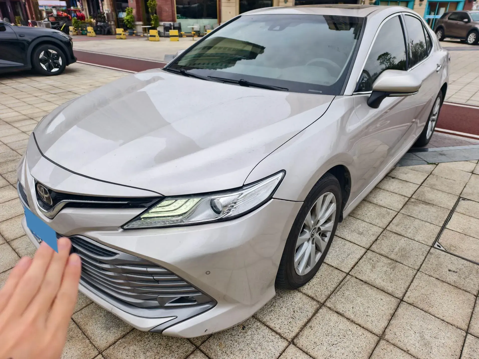 2018 TOYOTA CAMRY view 1
