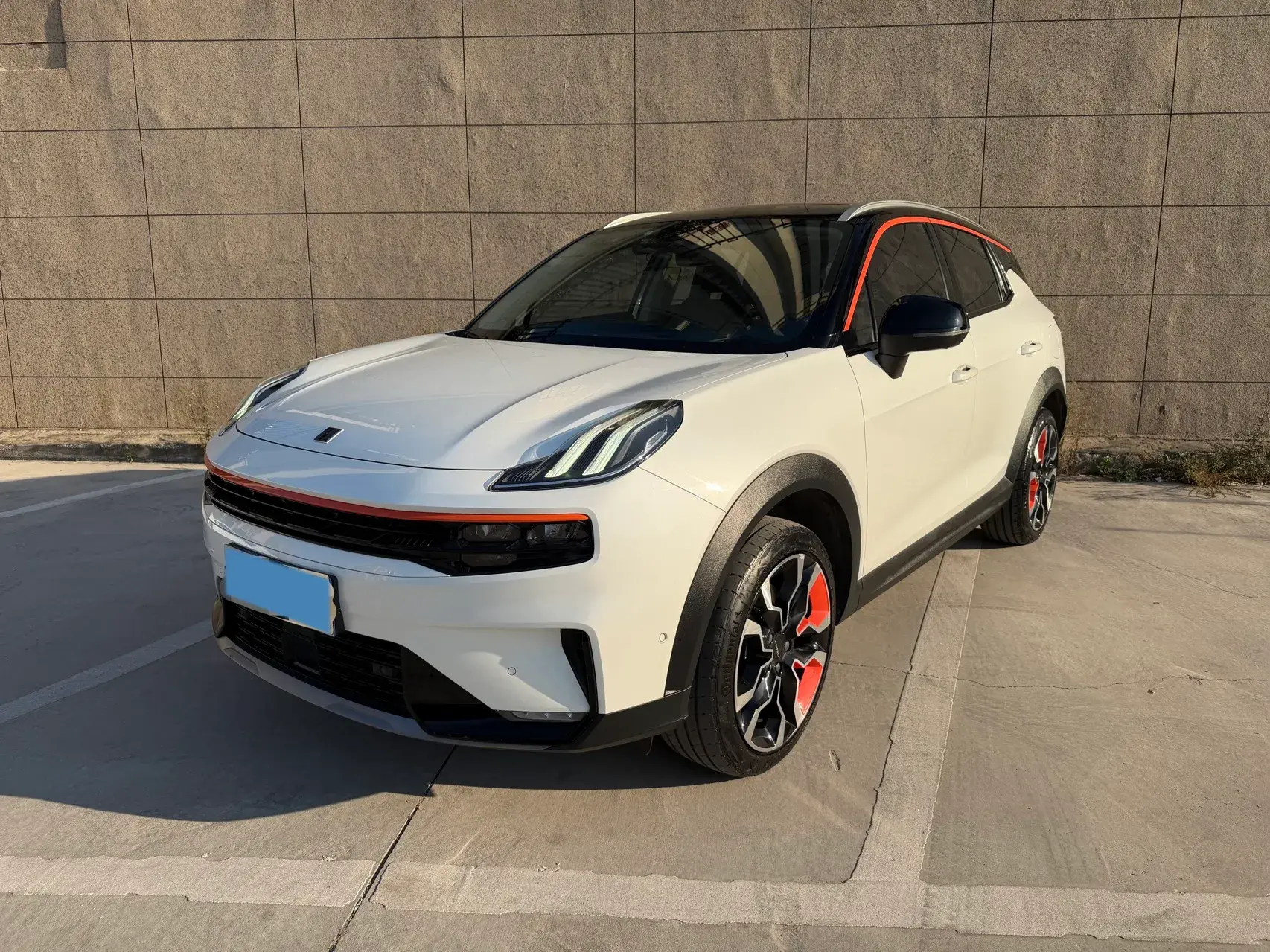 2020 LYNK&CO 06 view 1