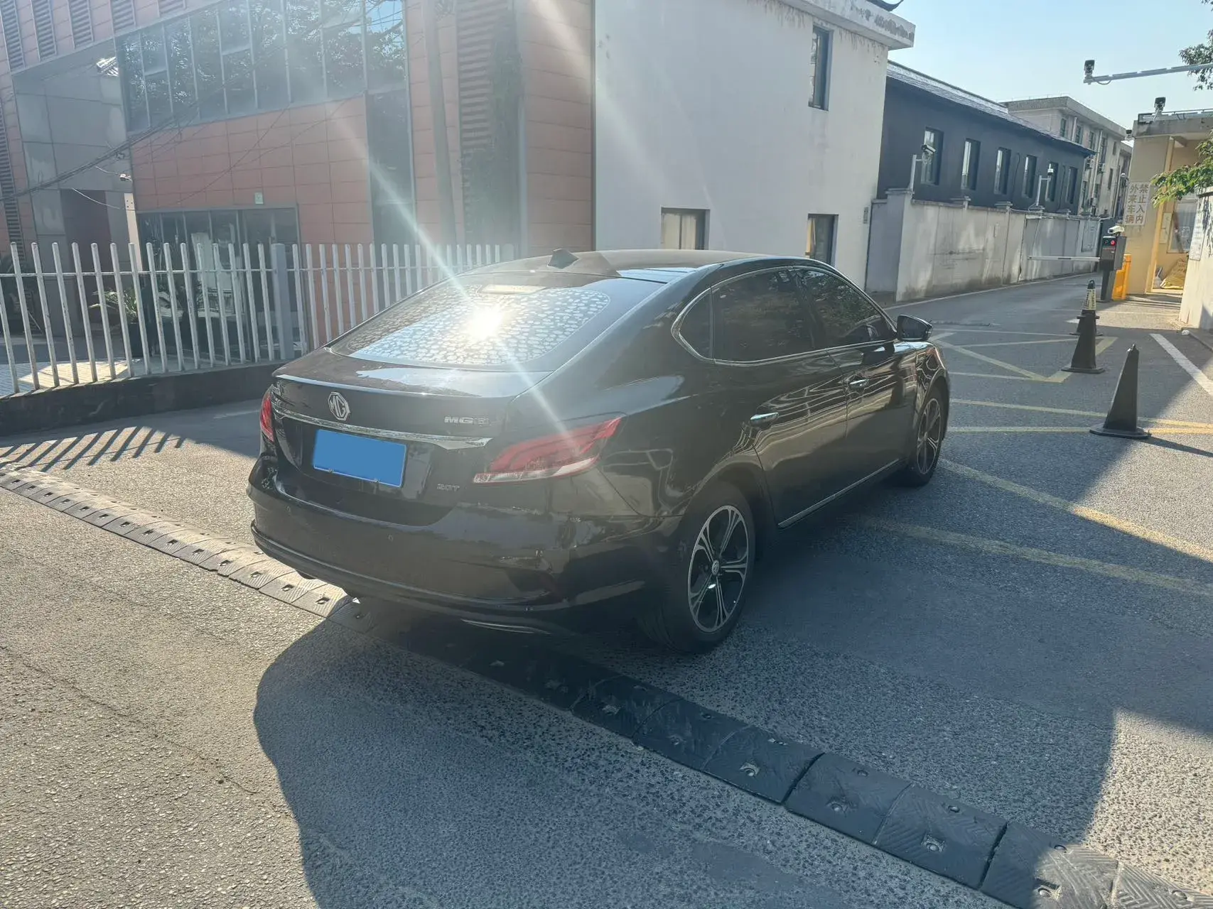 2017 MG MG6 thumbnail 4